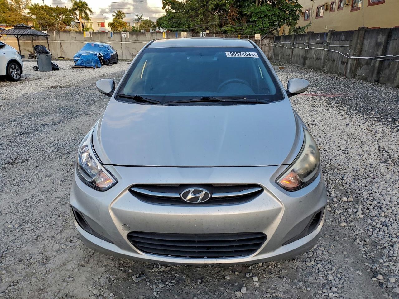 2016 HYUNDAI ACCENT SE photo 5