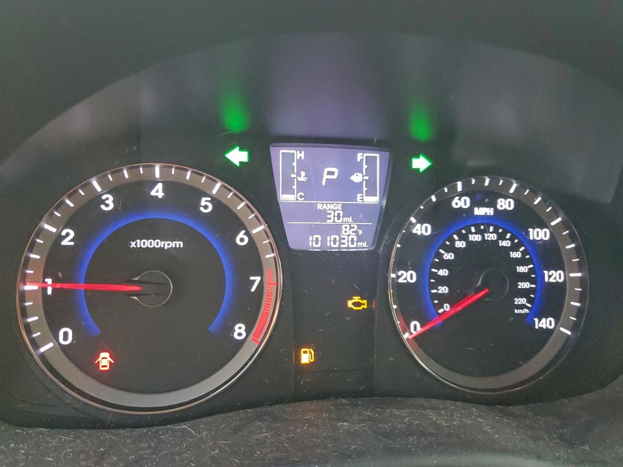 2016 HYUNDAI ACCENT SE photo 9