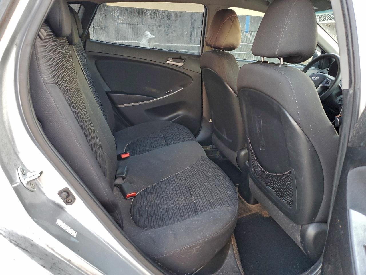 2016 HYUNDAI ACCENT SE photo 10
