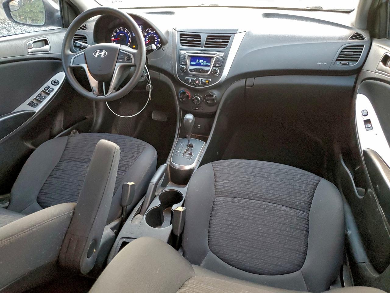2016 HYUNDAI ACCENT SE photo 8