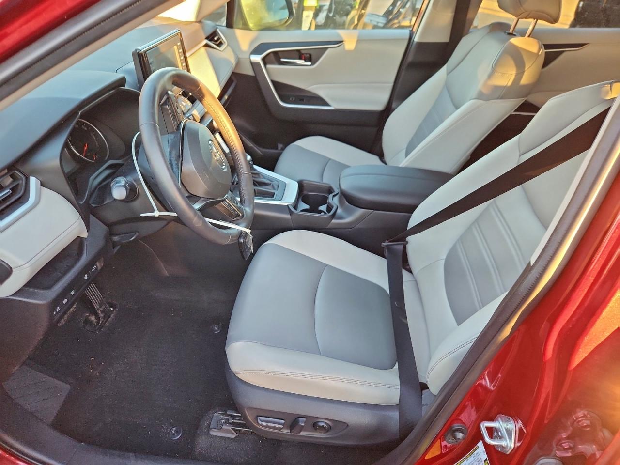 2021 TOYOTA RAV4 XLE PREMIUM photo 7