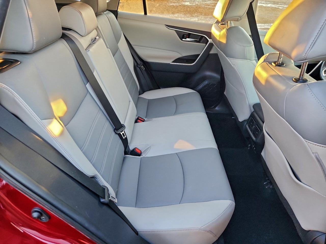 2021 TOYOTA RAV4 XLE PREMIUM photo 11