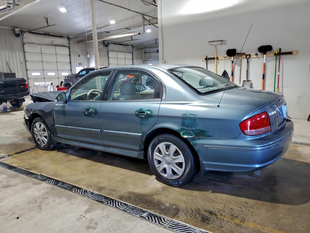2005 HYUNDAI SONATA GL photo 2