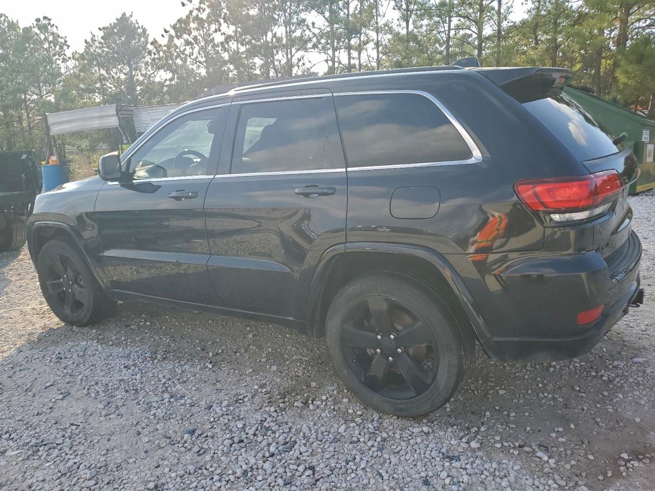 2015 JEEP GRAND CHEROKEE LAREDO photo 2