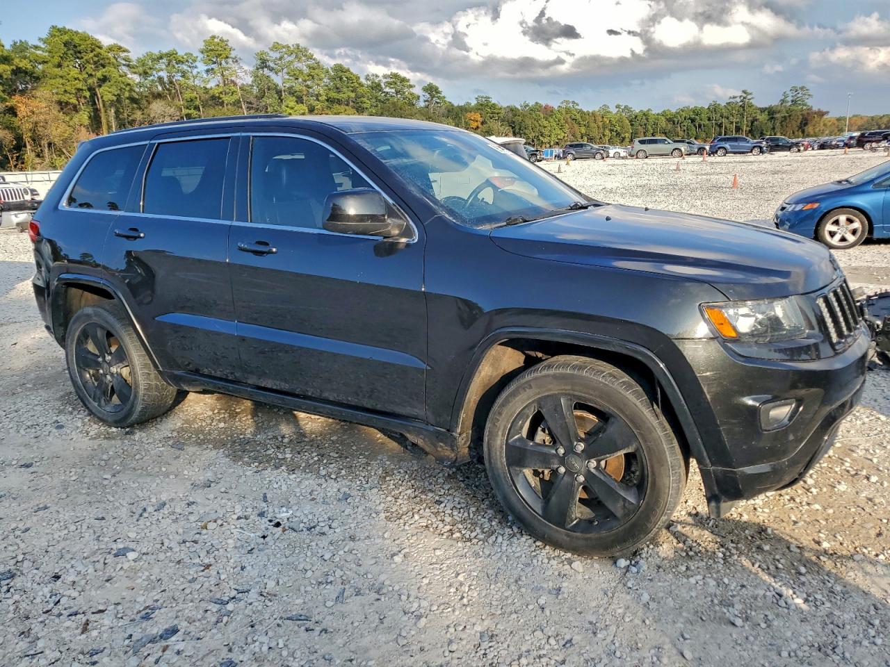2015 JEEP GRAND CHEROKEE LAREDO photo 4