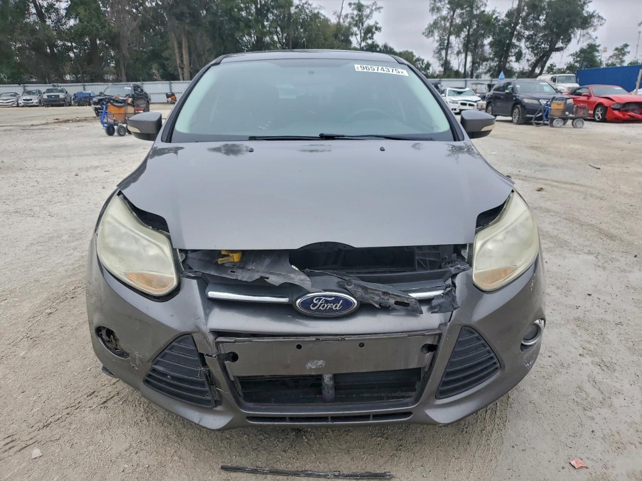 2014 FORD FOCUS SE photo 5