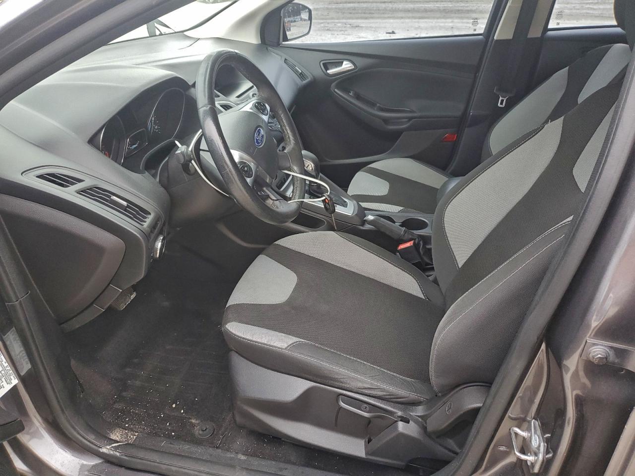 2014 FORD FOCUS SE photo 7