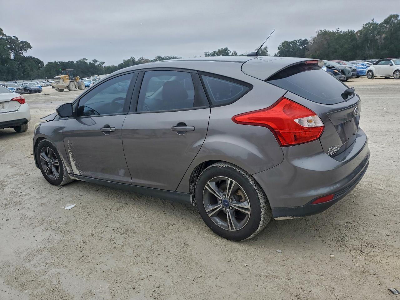 2014 FORD FOCUS SE photo 2