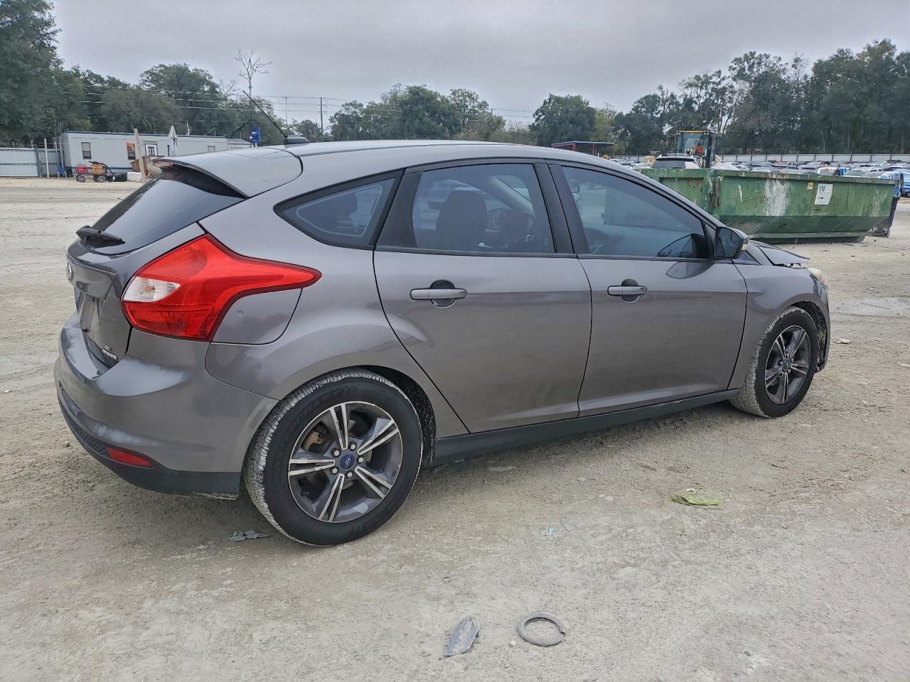 2014 FORD FOCUS SE photo 3