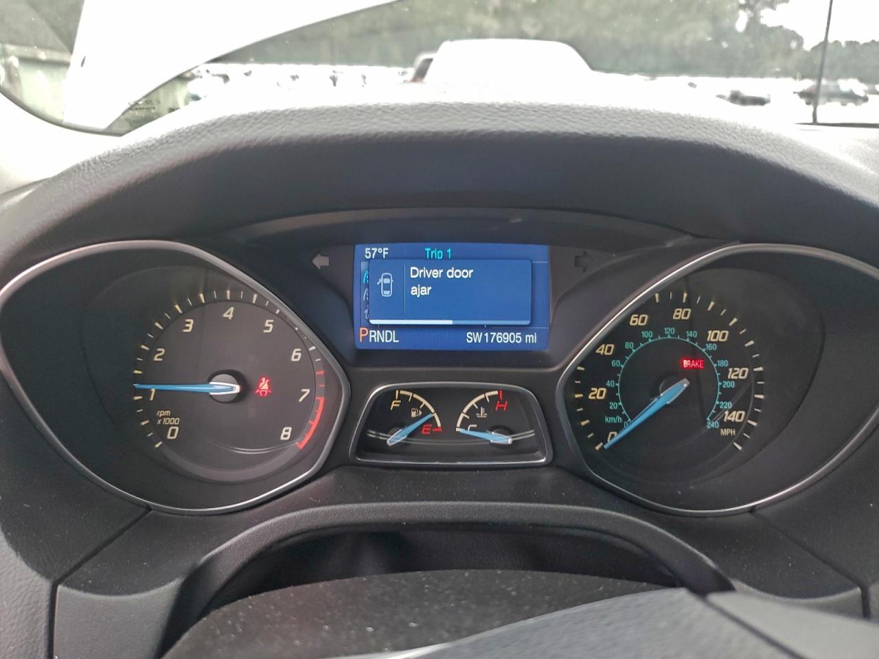 2014 FORD FOCUS SE photo 9