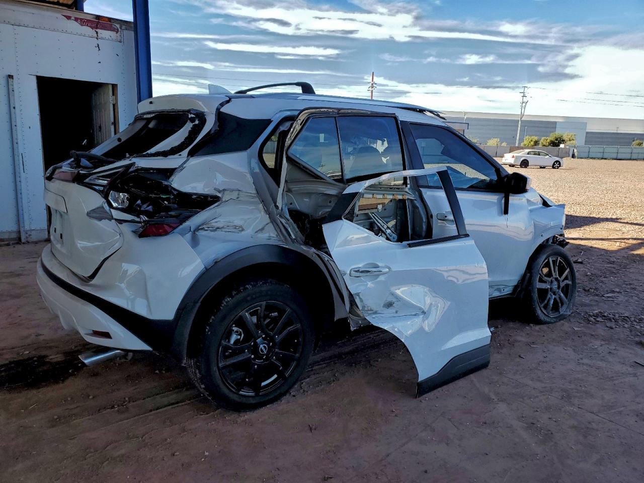 2023 NISSAN KICKS SV photo 3