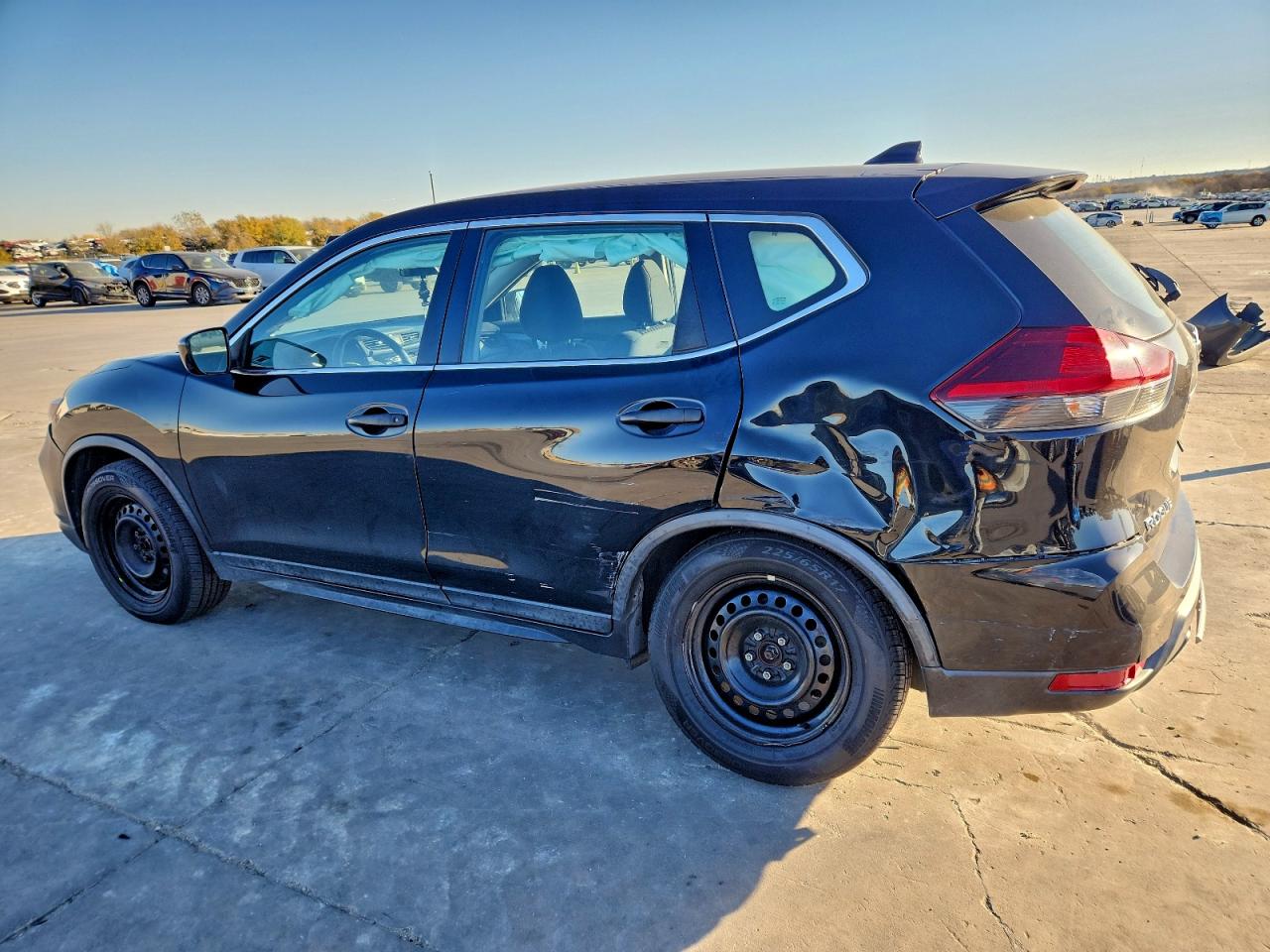 2018 NISSAN ROGUE S photo 2