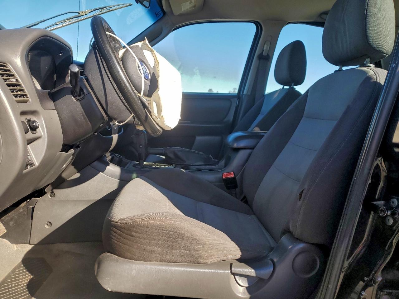 2005 FORD ESCAPE XLS photo 7
