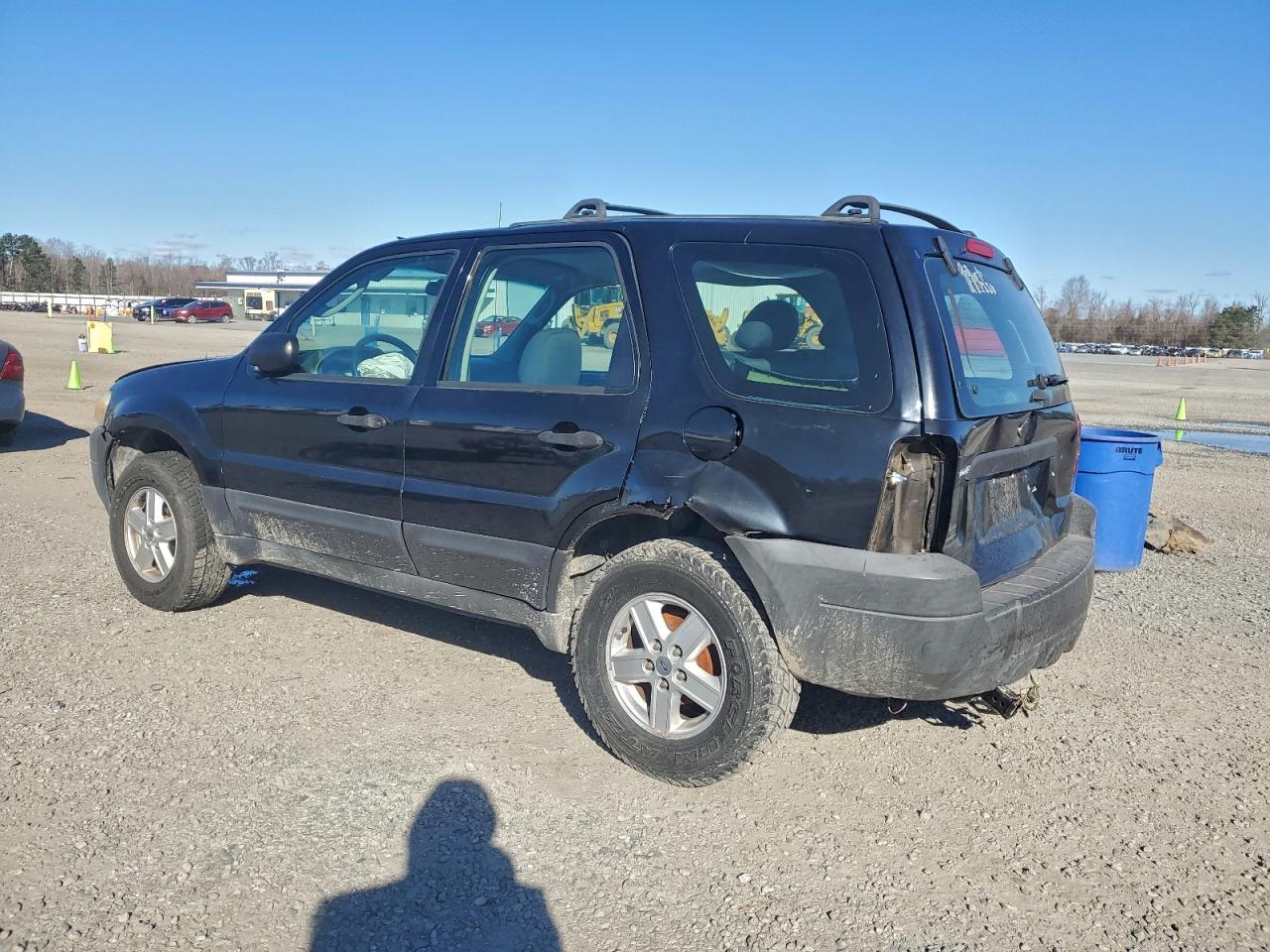 2005 FORD ESCAPE XLS photo 2