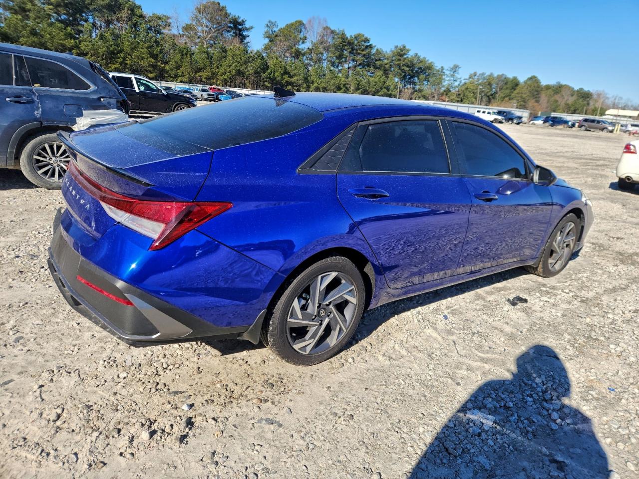 2025 HYUNDAI ELANTRA SEL SPORT photo 3