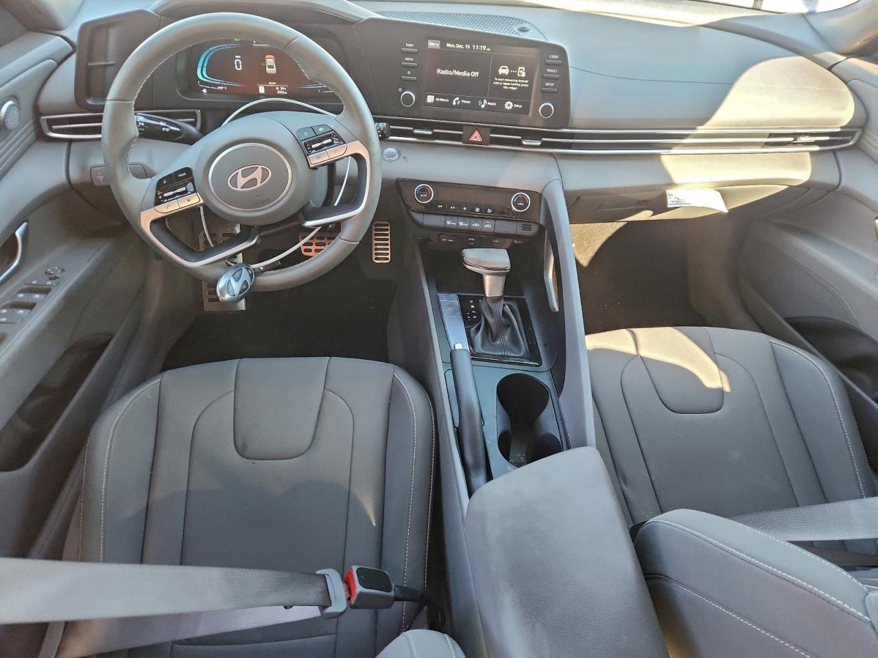 2025 HYUNDAI ELANTRA SEL SPORT photo 8
