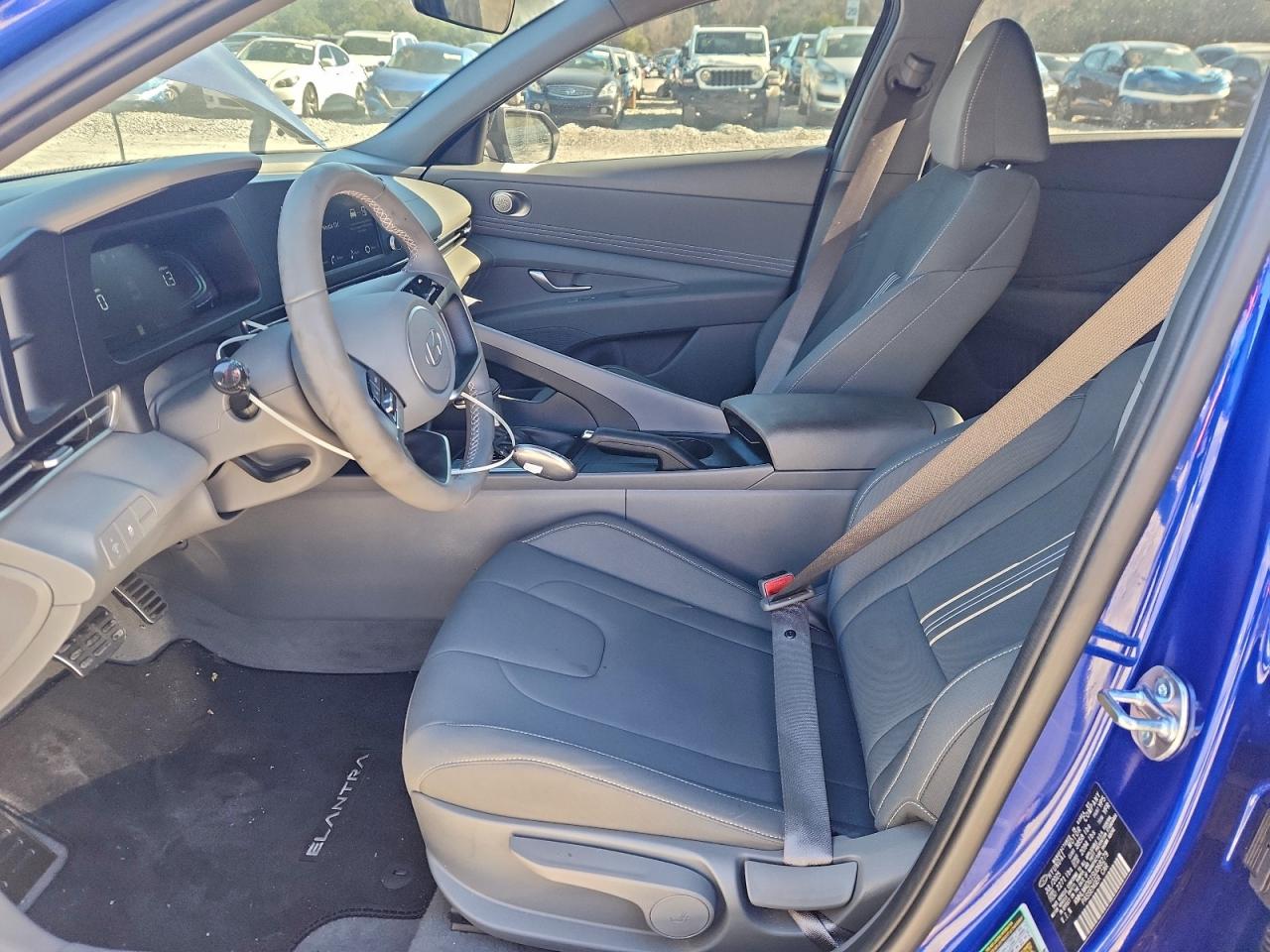 2025 HYUNDAI ELANTRA SEL SPORT photo 7