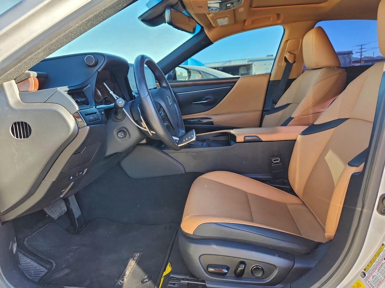 2025 LEXUS ES 300H BASE photo 7
