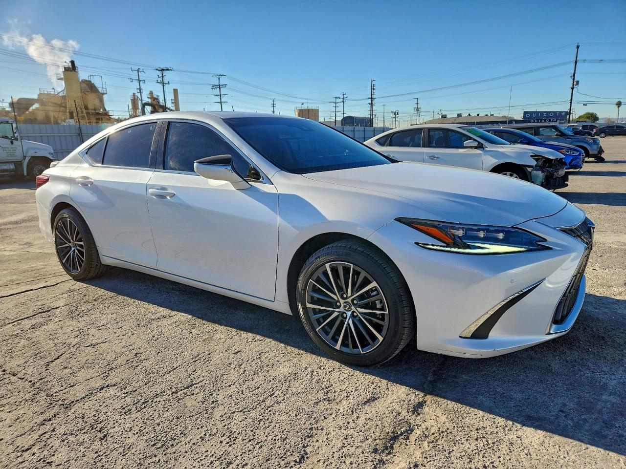 2025 LEXUS ES 300H BASE photo 4