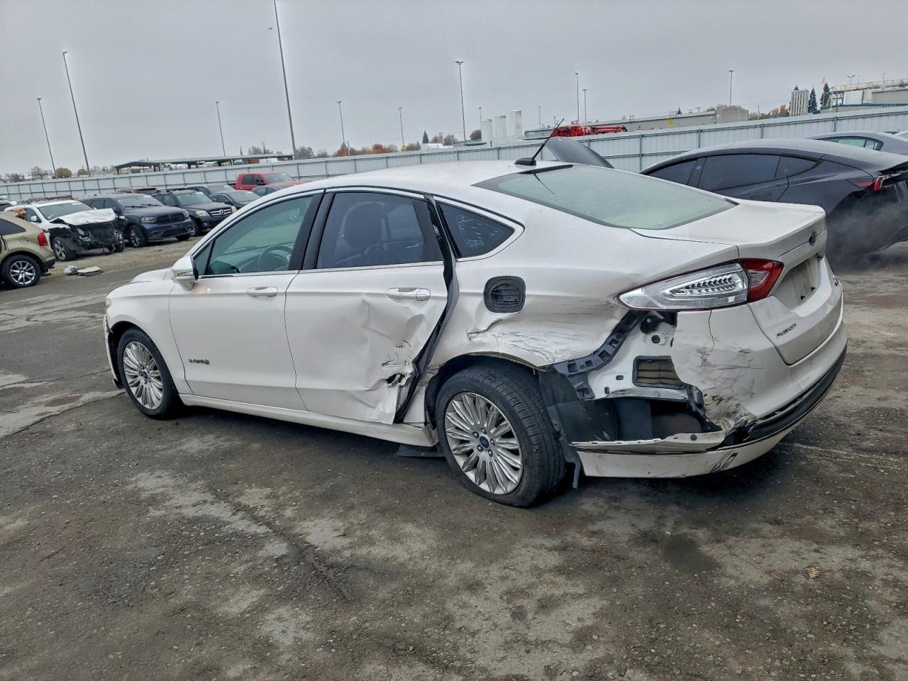 2014 FORD FUSION SE HYBRID photo 2