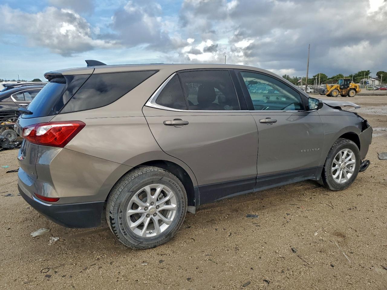 2018 CHEVROLET EQUINOX LT photo 3