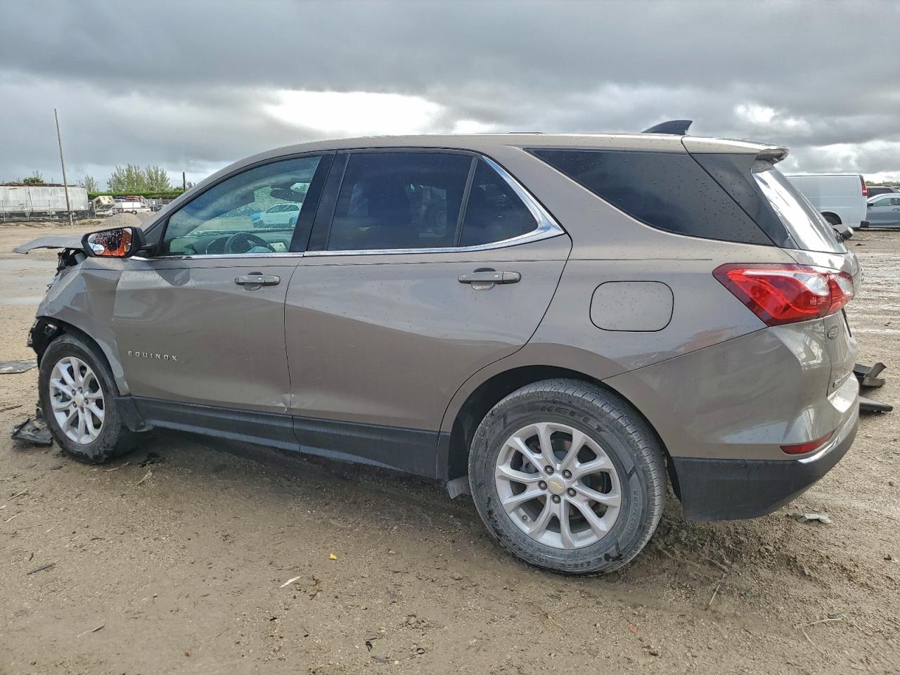 2018 CHEVROLET EQUINOX LT photo 2