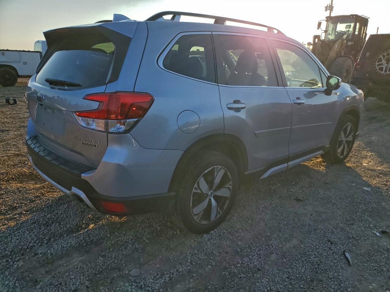 2020 SUBARU FORESTER TOURING photo 3