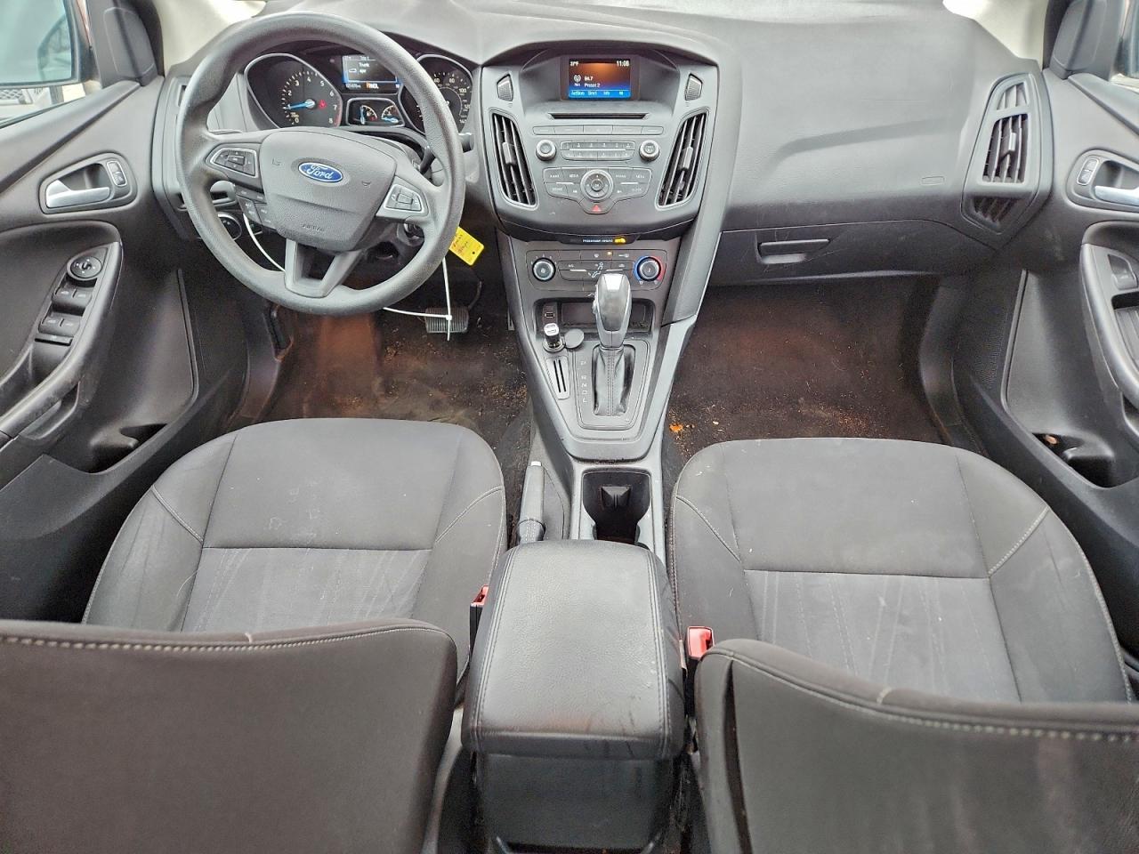 2015 FORD FOCUS SE photo 8