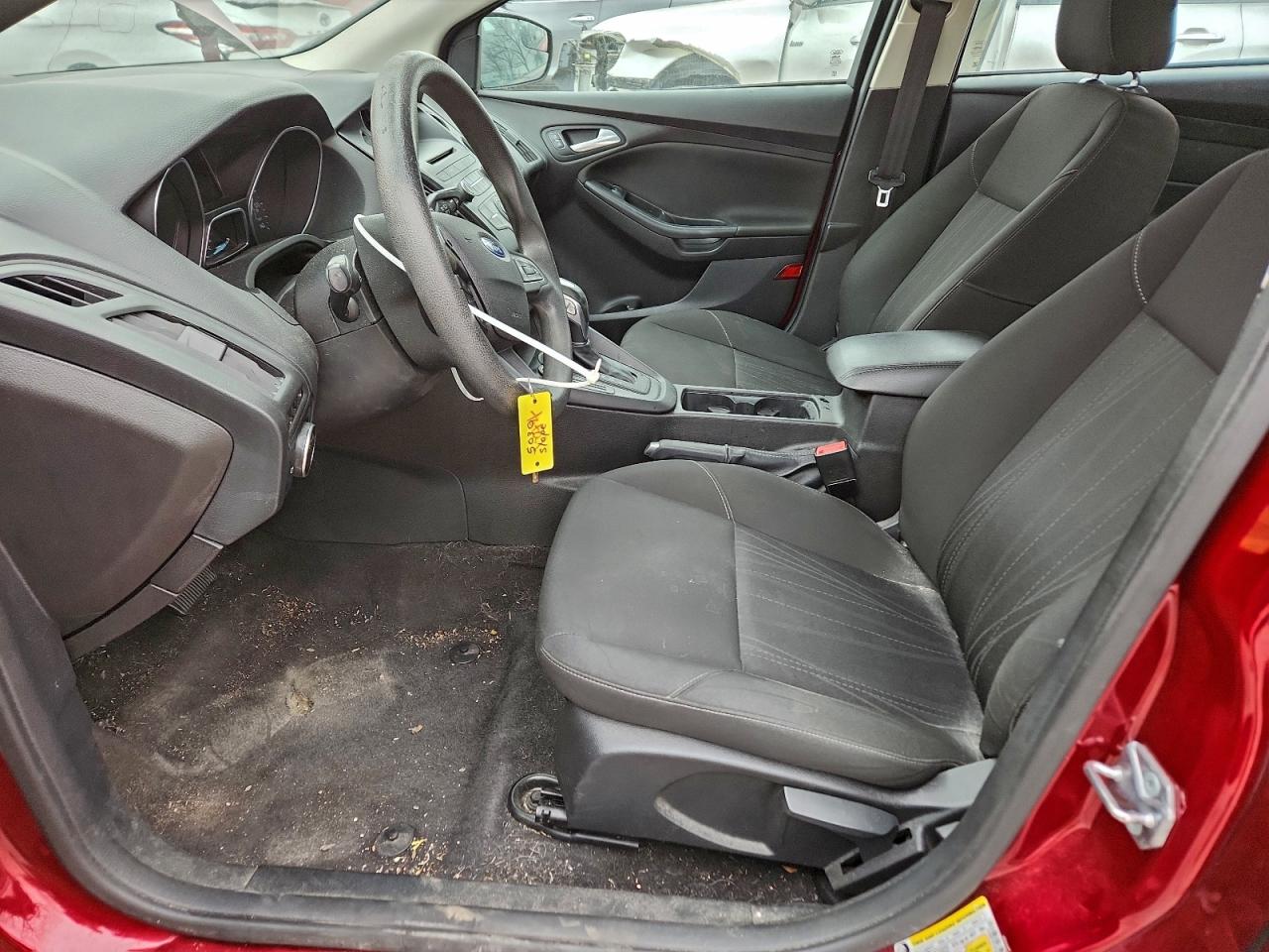 2015 FORD FOCUS SE photo 7