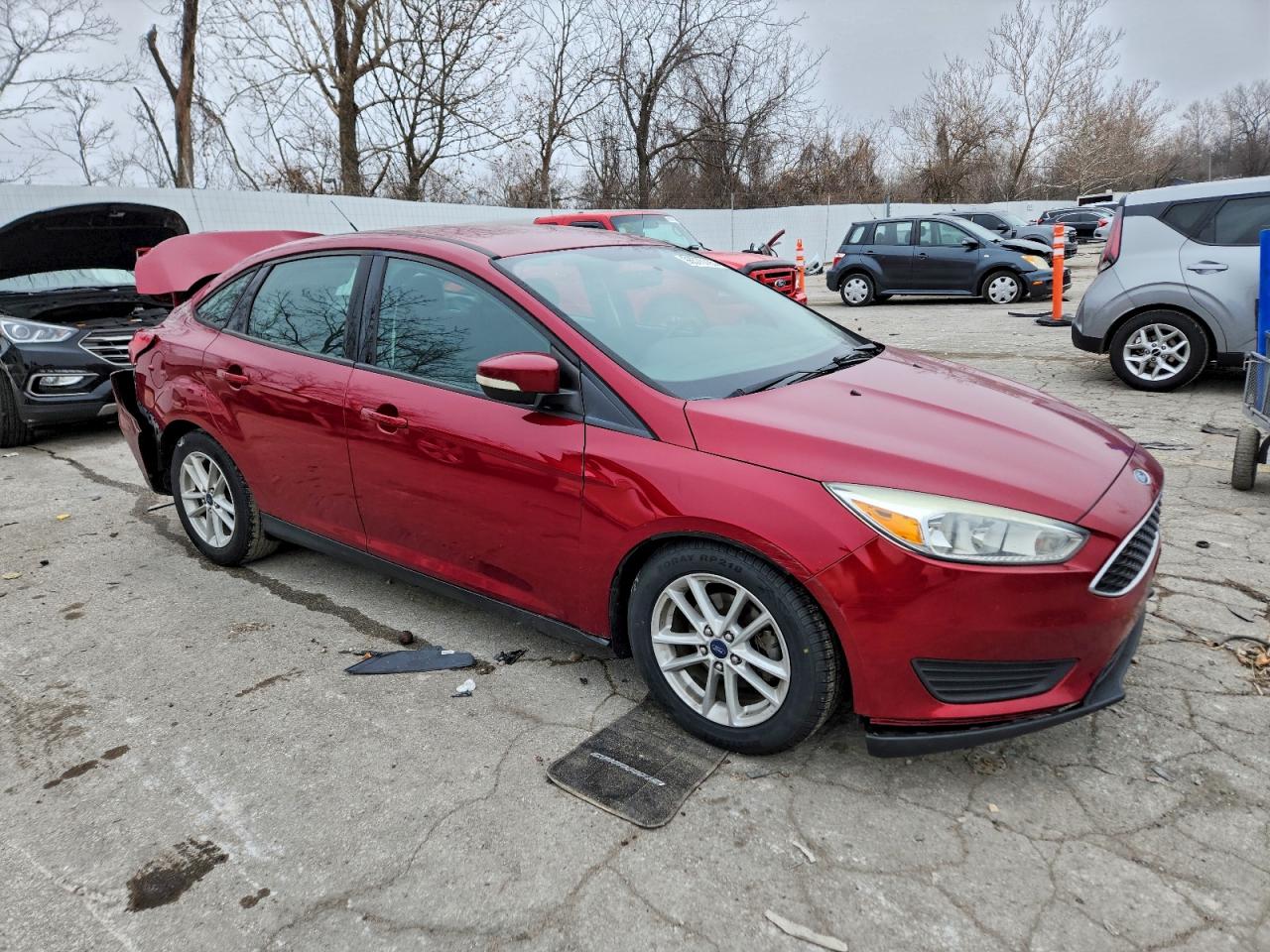 2015 FORD FOCUS SE photo 4