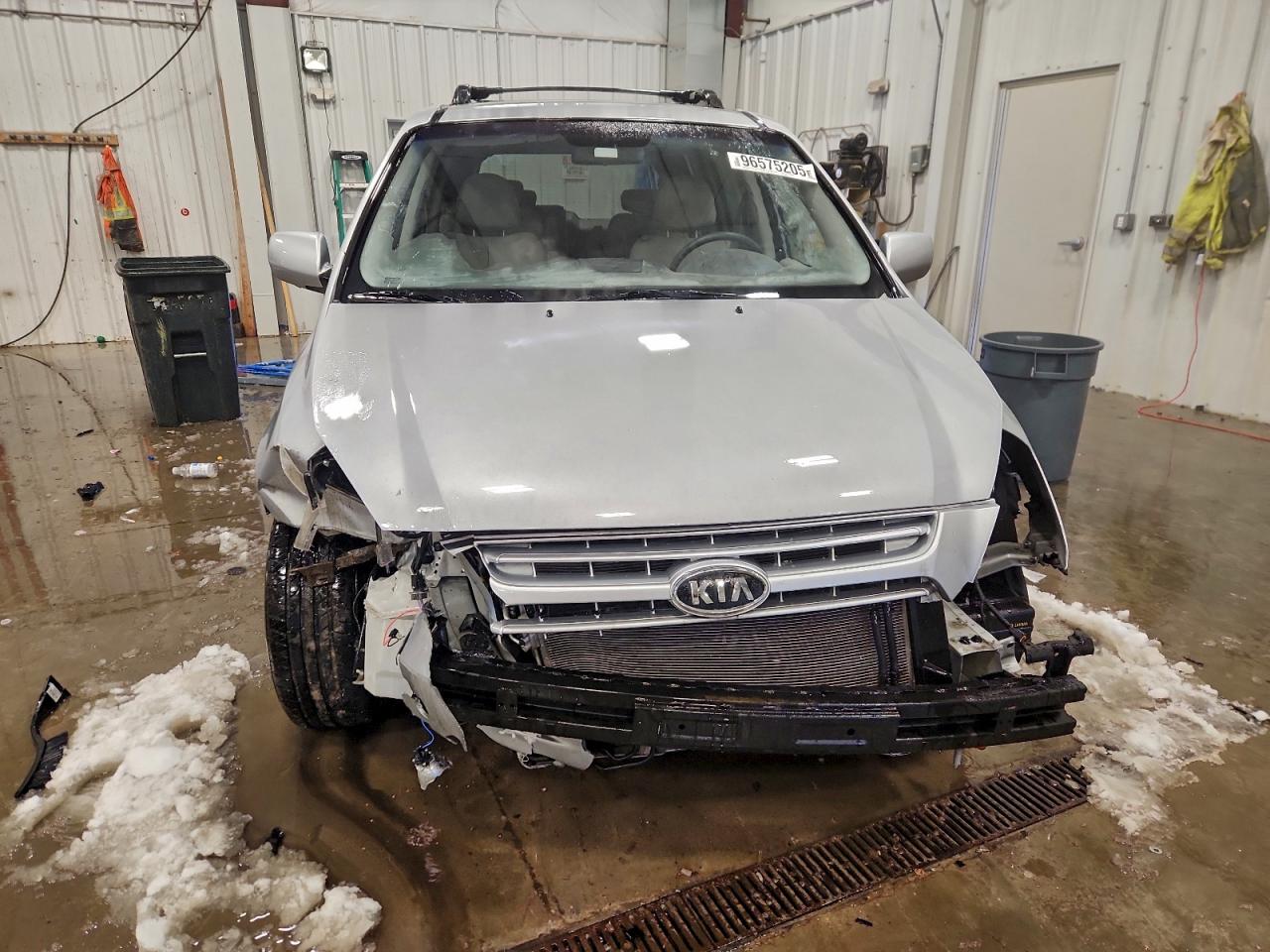 2008 KIA SEDONA photo 5