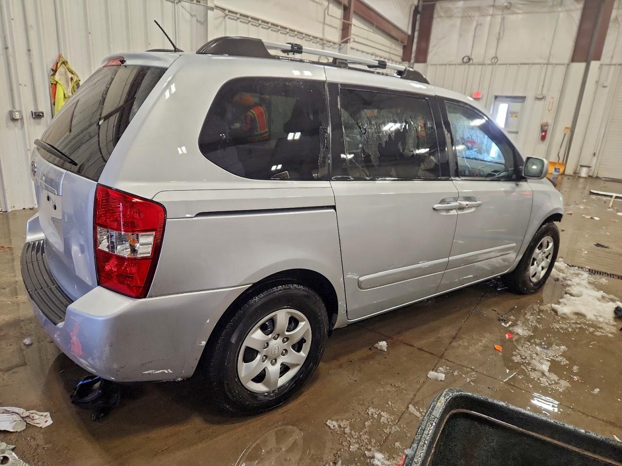 2008 KIA SEDONA photo 3