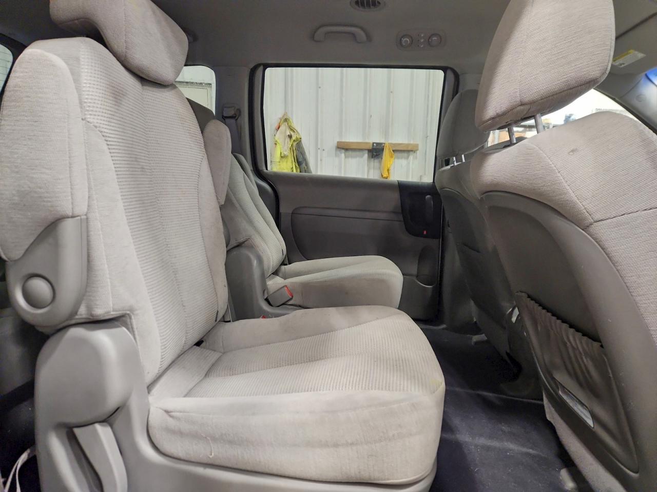 2008 KIA SEDONA photo 11