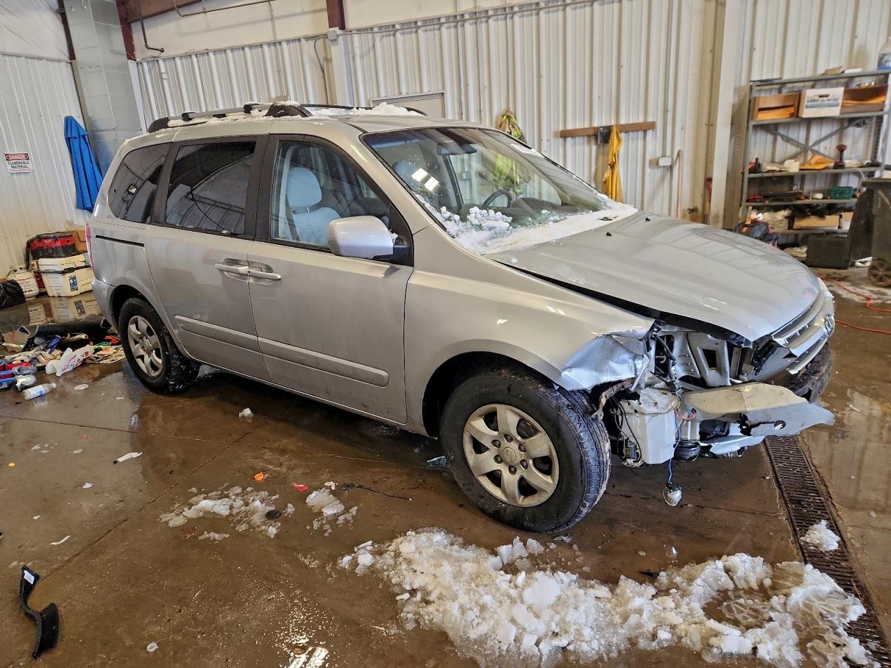 2008 KIA SEDONA photo 4