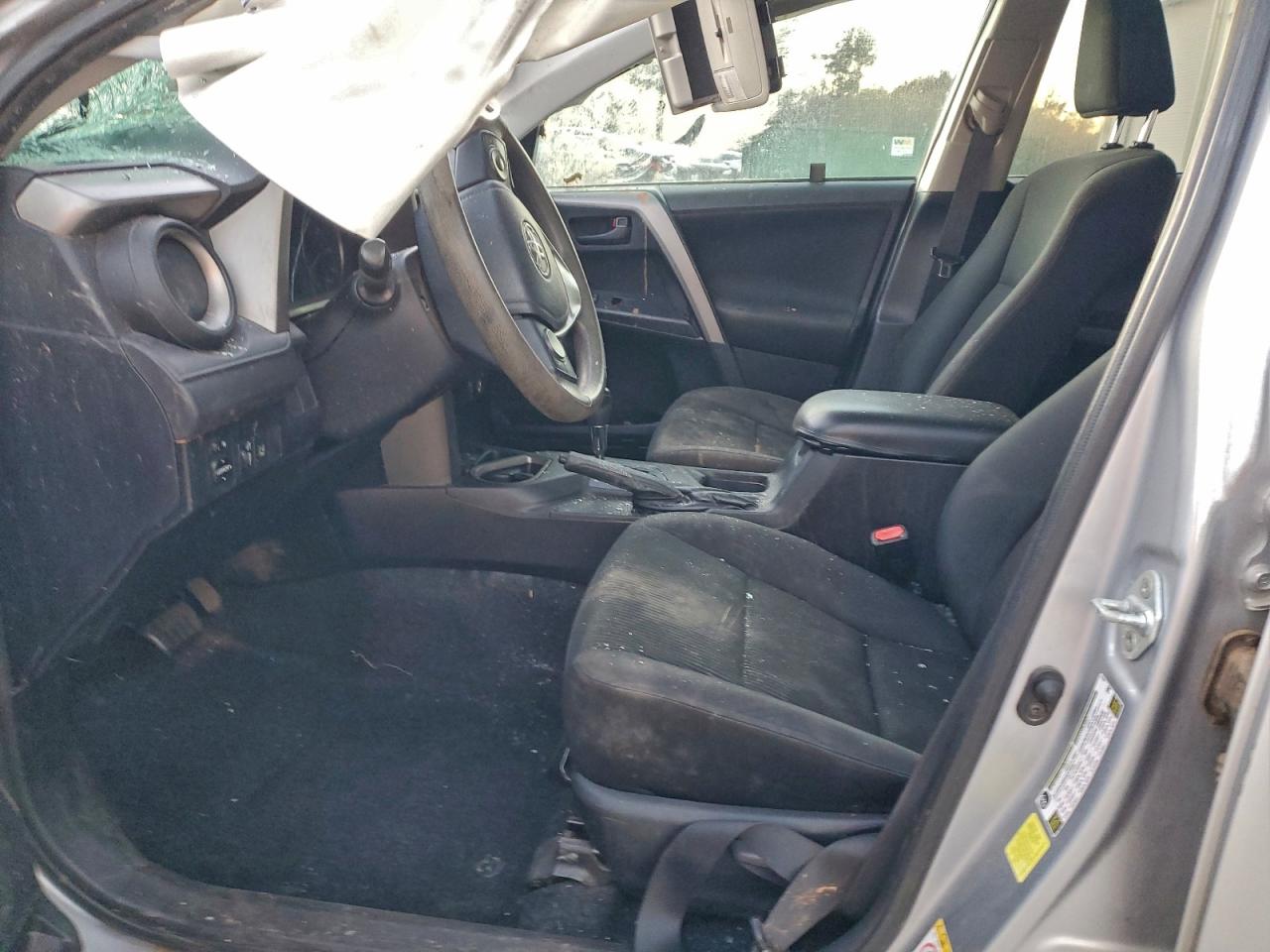 2017 TOYOTA RAV4 LE photo 7