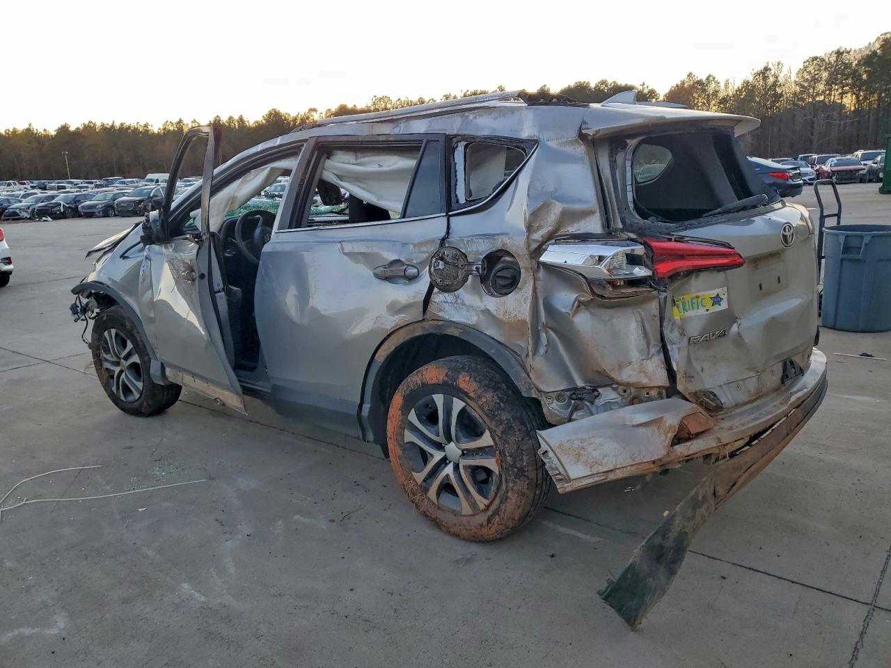 2017 TOYOTA RAV4 LE photo 2