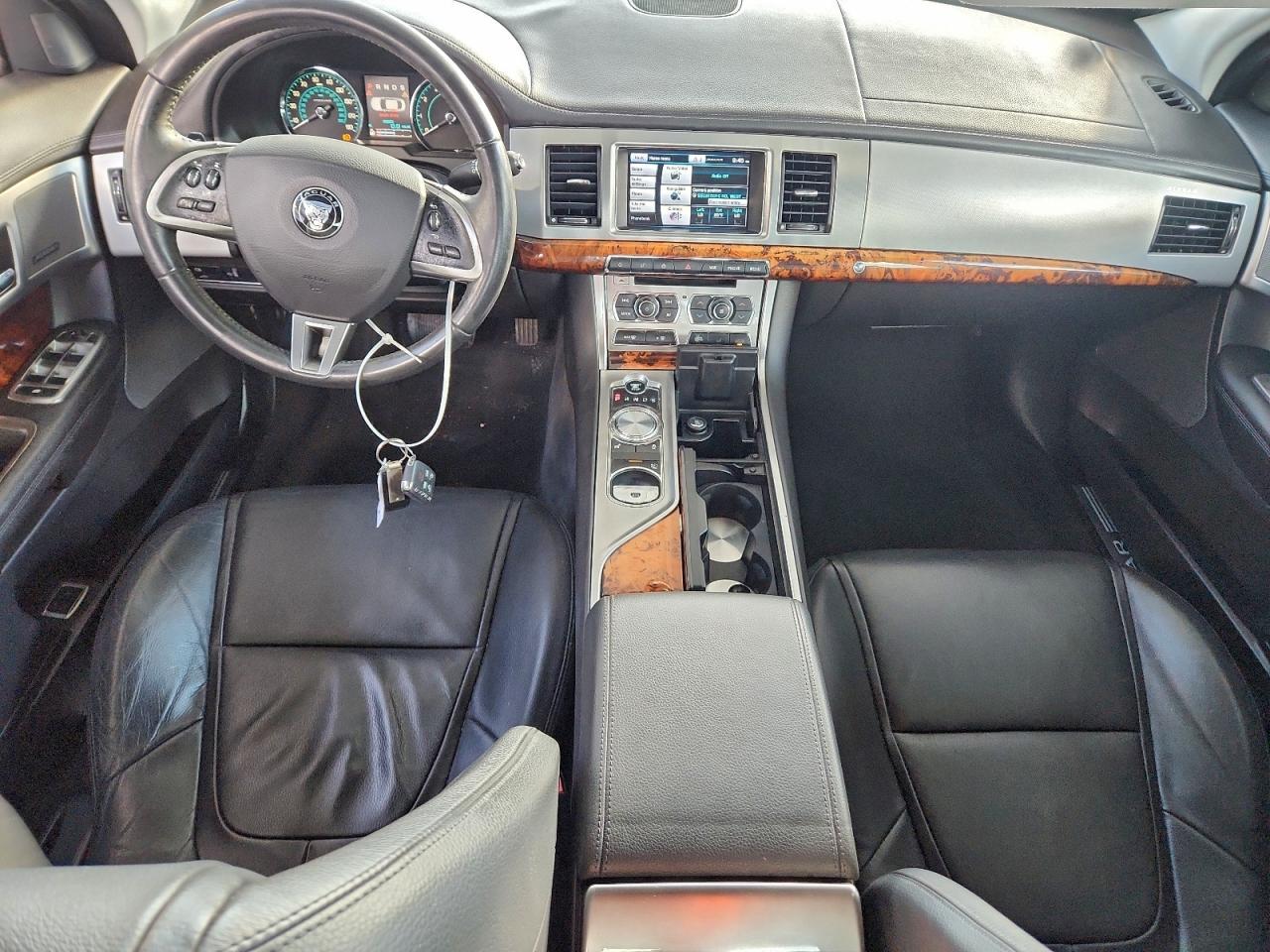 2015 JAGUAR XF 2.0T PREMIUM photo 8