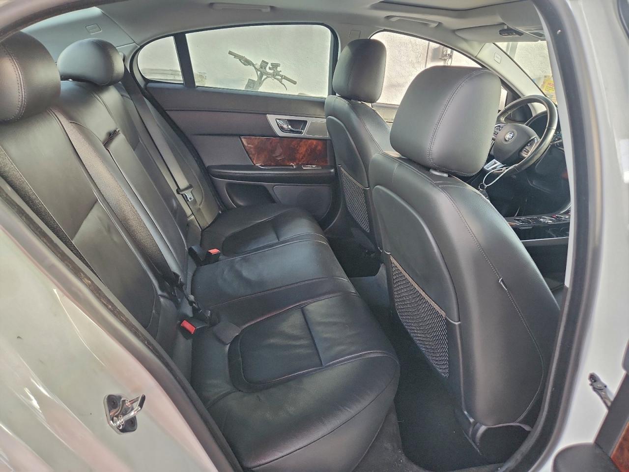2015 JAGUAR XF 2.0T PREMIUM photo 10
