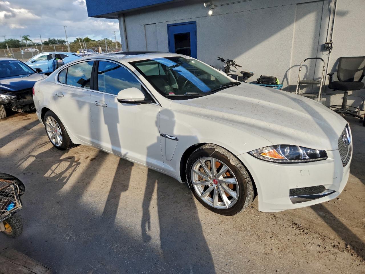 2015 JAGUAR XF 2.0T PREMIUM photo 4