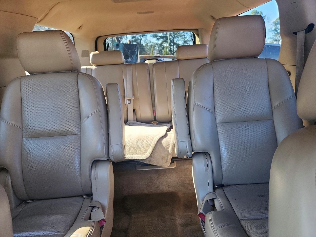 2012 GMC YUKON XL DENALI photo 10