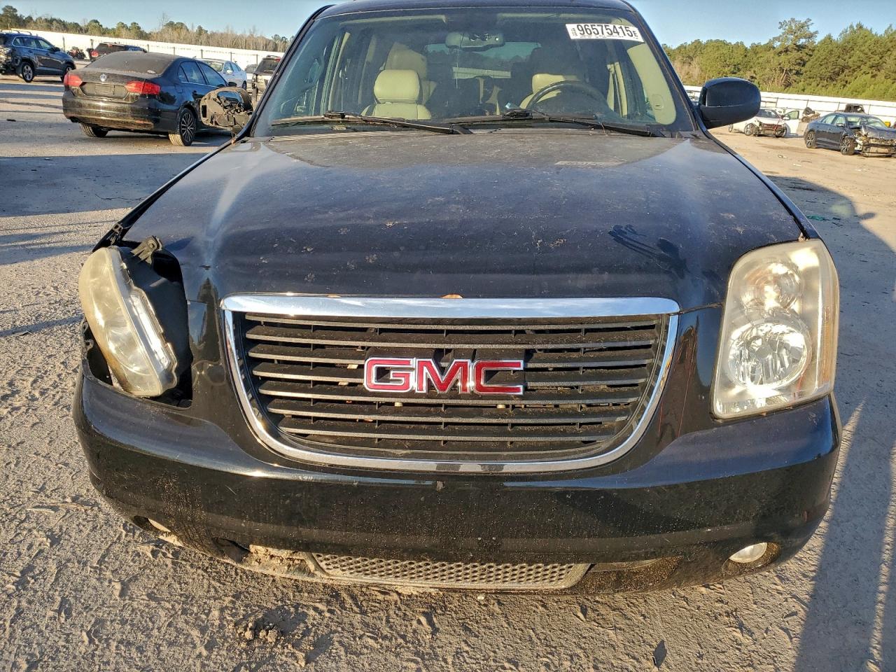 2012 GMC YUKON XL DENALI photo 5