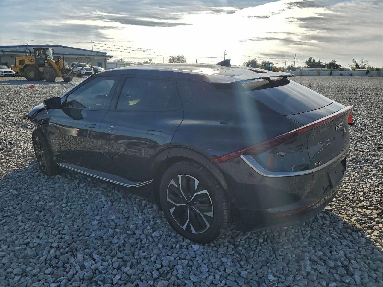 2022 KIA EV6 LIGHT photo 2
