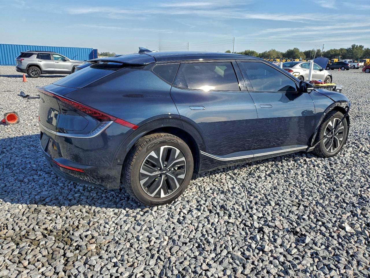 2022 KIA EV6 LIGHT photo 3
