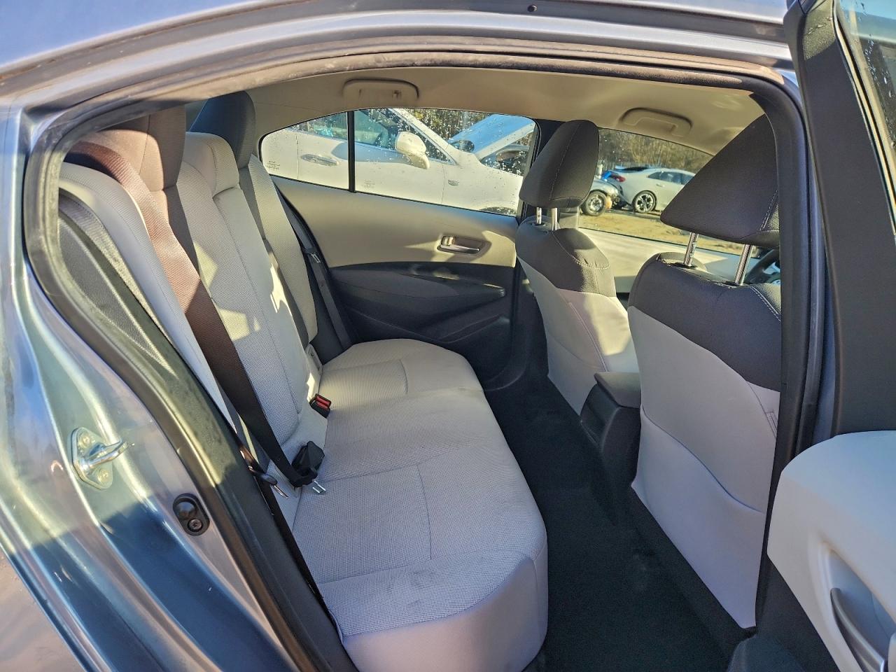 2020 TOYOTA COROLLA LE photo 10