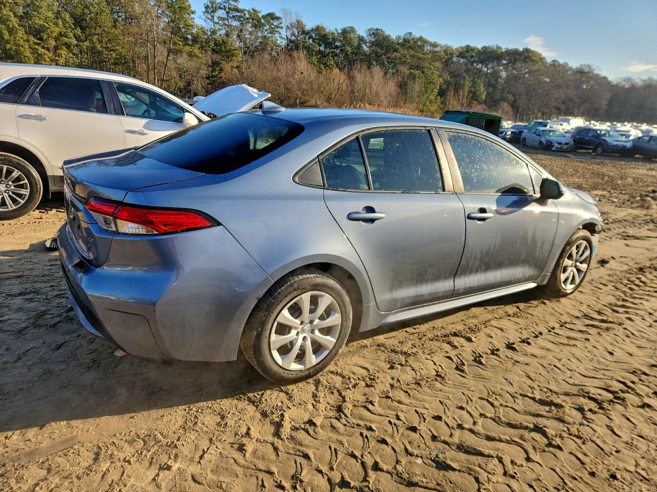 2020 TOYOTA COROLLA LE photo 3