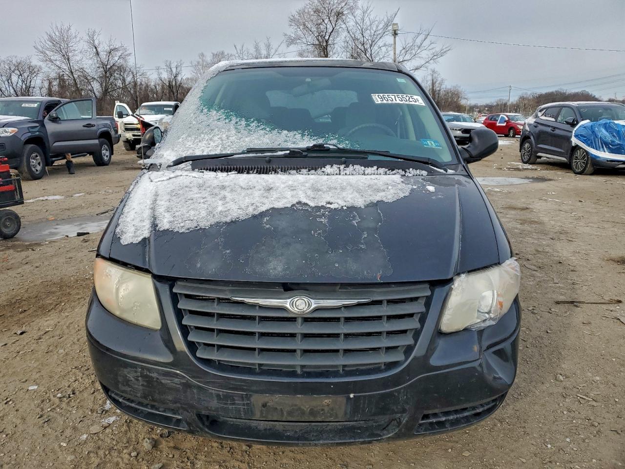 2006 CHRYSLER TOWN & COUNTRY photo 5