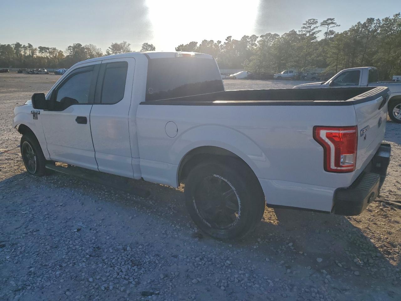 2017 FORD F150 SUPER CAB photo 2
