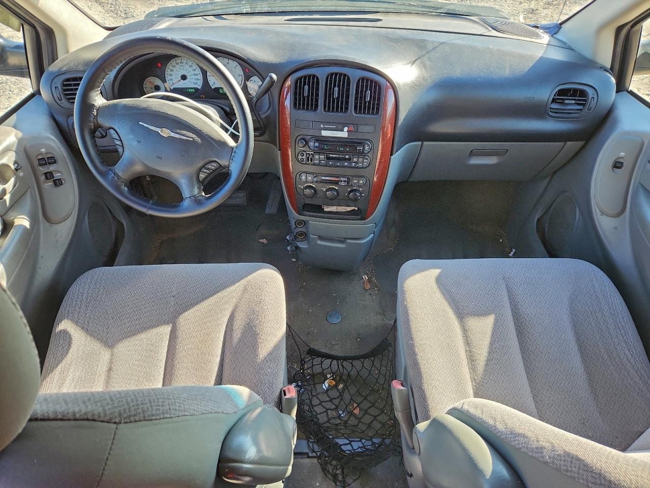 2006 CHRYSLER TOWN & COUNTRY LX photo 8