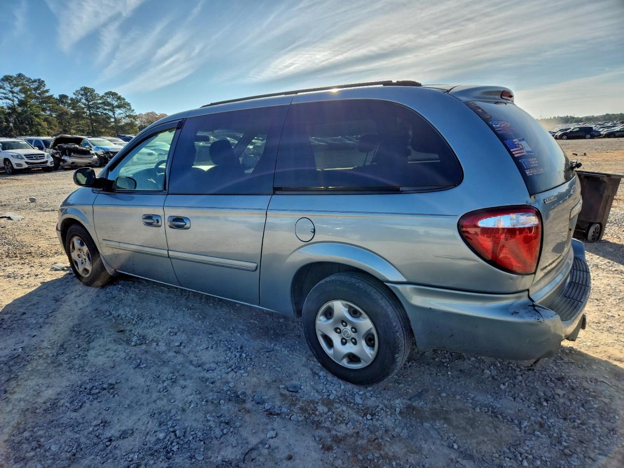 2006 CHRYSLER TOWN & COUNTRY LX photo 2