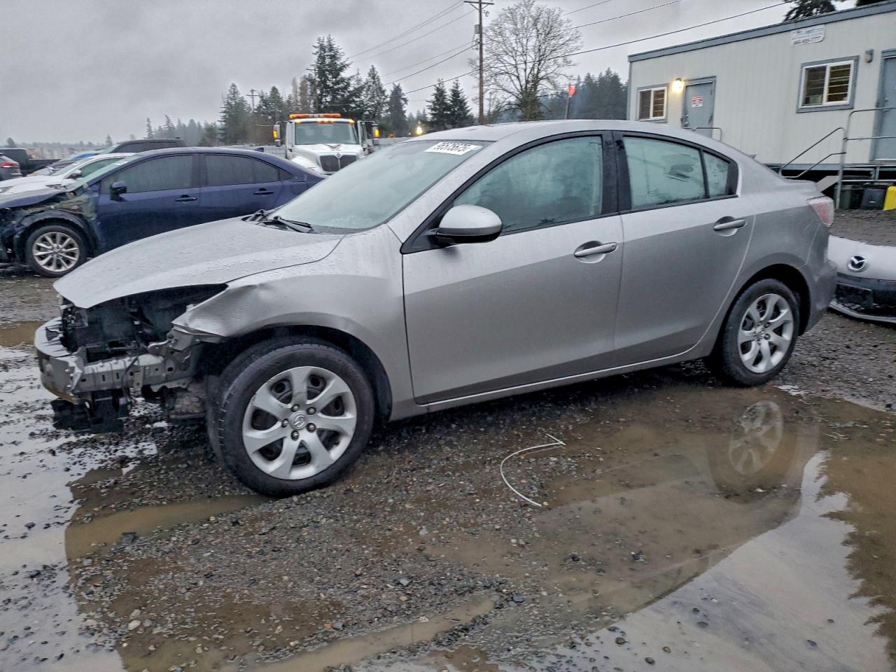 2013 MAZDA 3